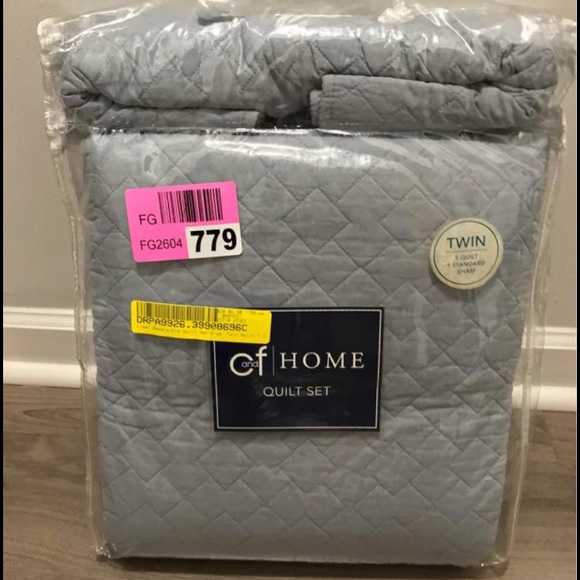 Twin quilt set - Picture 2 of 2